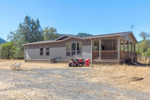 105 Dog Creek Rd, Wolf Creek, OR, 97497-9715 | Card Image