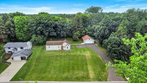 4145 Oakcrest Dr, Vadnais Heights, MN, 55127-7976 | Card Image