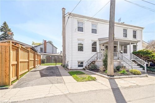 79 Palace St, Brantford, ON, N3T3W8 | Card Image