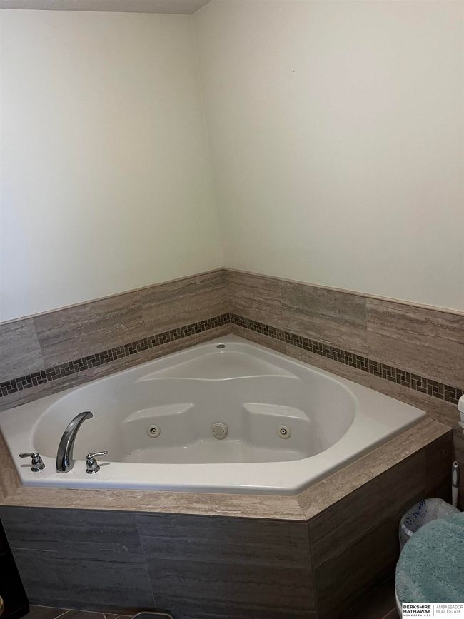 4411 S 168 Th Ave, House other with 4 bedrooms, 4 bathrooms and 3 parking in Omaha NE | Image 16