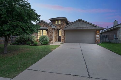 140 W Highfield St, Hutto, TX, 78634-5733 | Card Image
