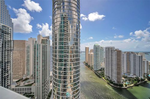 3703-200 Biscayne Boulevard Way, Miami, FL, 33131-2161 | Card Image