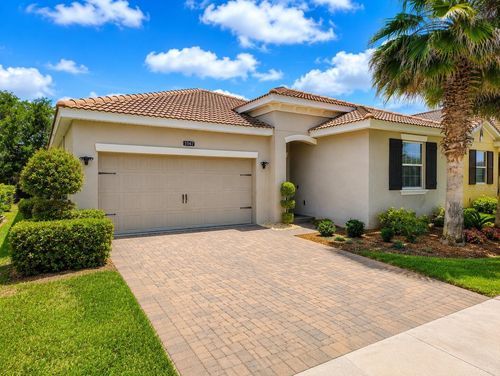 1047 Oak Bluff Dr, DAVENPORT, FL, 33837-3687 | Card Image