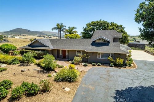 165 W El Campo Rd, Arroyo Grande, CA, 93420-5315 | Card Image