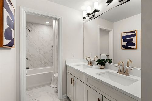 56 E Point Dr, Rumford, RI, 02916-3527 | Card Image