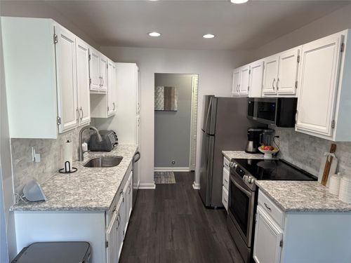 453 Sierra Vista Ln, Valley Cottage, NY, 10989-2708 | Card Image