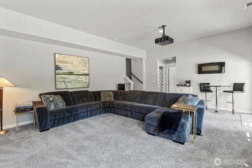 767 Lyons Ave Ne, Renton, WA, 98059-6152 | Card Image