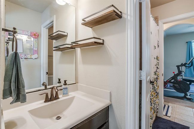 Jack and Jill Bath on second floor. | Image 27