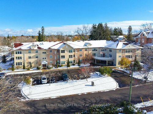 303-8 Huron St, Lindsay, ON, K9V6K3 | Card Image