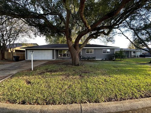 1707 Avenue E, Nederland, TX, 77627-5233 | Card Image