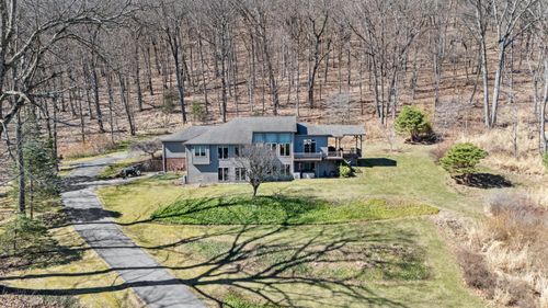 656 Baker Dr, Altoona, PA, 16601-8431 | Card Image