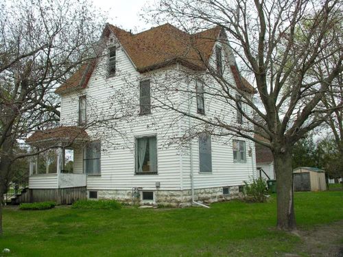 1207 Gilbert St, Charles City, IA, 50616-2641 | Card Image