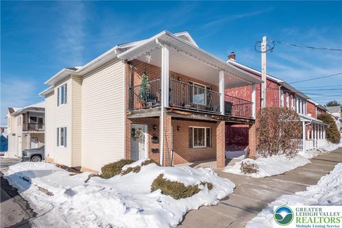 557 Minor St, EMMAUS, PA, 18049-3820 | Card Image