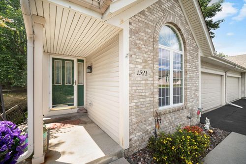 1521 Quietwood Lane, West Bend, WI, 53090 | Card Image
