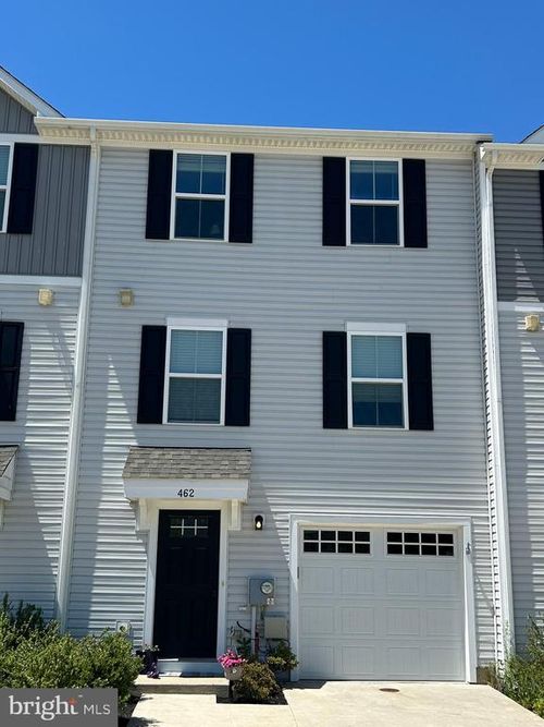 462 Sitka Spruce Ln, Townsend, DE, 19734-9442 | Card Image