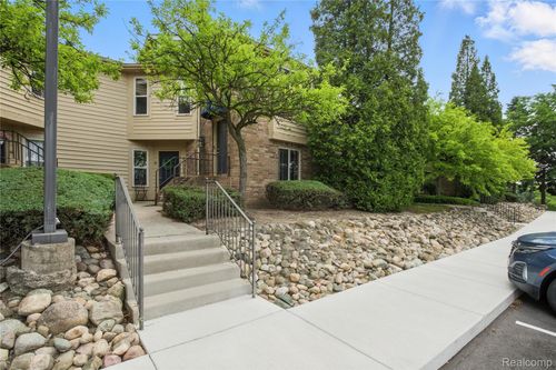 apt-107-2600 Greenstone Blvd, Auburn Hills, MI, 48326-3757 | Card Image