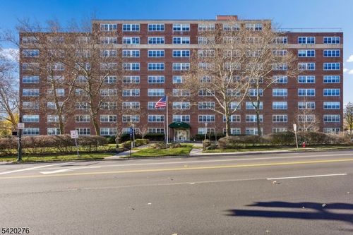 3l-926 Bloomfield Ave, Glen Ridge, NJ, 07028-1331 | Card Image