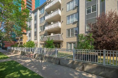 102 - 820 15 Ave Sw, Condo with 2 bedrooms, 2 bathrooms and 1 parking in Calgary AB | Image 1