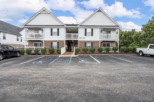 1231 Saravalle Dr, Saint Peters, MO, 63376-8223 | Card Image