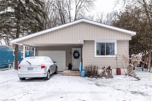 135 Ash Street, Perth East, ON, N5A6S6 | Card Image