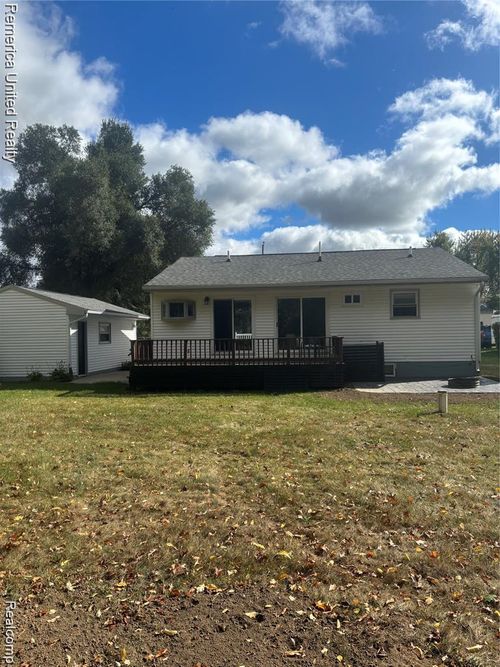 154 Golfview Dr, Brooklyn, MI, 49230-9731 | Card Image