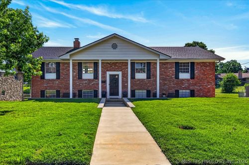 1048 Se Greystone Avenue, Bartlesville, OK, 74006 | Card Image