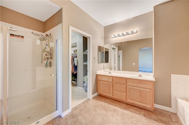 8112 Jasmine Hollow Ct, House other with 3 bedrooms, 3 bathrooms and null parking in Las Vegas NV | Image 25