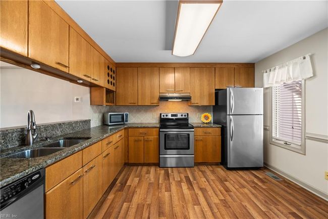 Look at all those cabinets! | Image 15