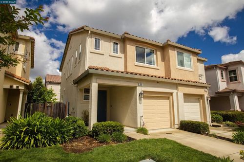 385 Gabiano Ct, Vacaville, CA, 95687-7614 | Card Image