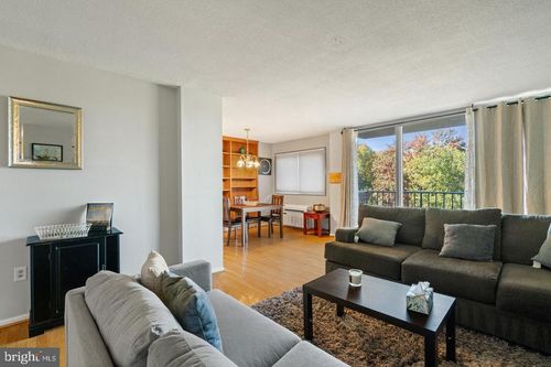 614-2059 Huntington Ave, ALEXANDRIA, VA, 22303-1610 | Card Image