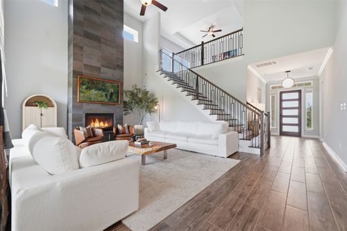 594 Baretta Loop, Buda, TX, 78610-2215 | Card Image