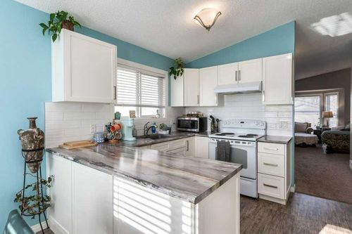 117 Shawfield Way Sw, Calgary, AB, T2Y2Y1 | Card Image