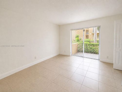 m201-17911 Nw 68th Ave, Hialeah, FL, 33015-3928 | Card Image