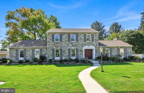 4 Blaine Ave, Leola, PA, 17540-1410 | Card Image