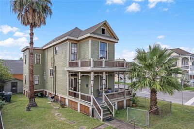 1727 Church Street, Home with 1 bedrooms, 1 bathrooms and null parking in Galveston TX | Image 2