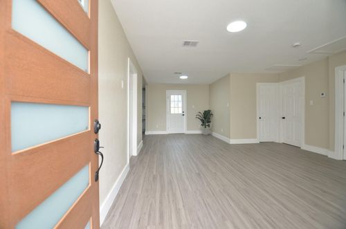 6801 Kassarine Pass, Houston, TX, 77033-1807 | Card Image