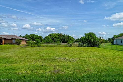 2395 45th Ave Ne, Naples, FL, 34120-7506 | Card Image