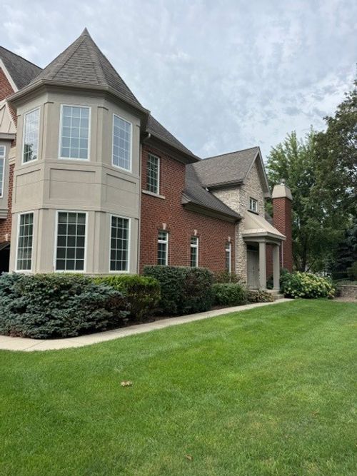 140 Roundtree Ct, Bloomingdale, IL, 60108-3044 | Card Image