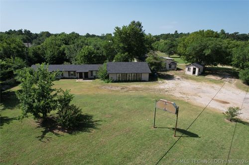 1215 Harrison St, Pawnee, OK, 74058-2579 | Card Image