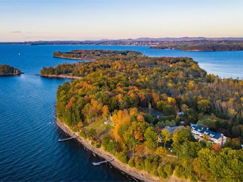 351 Morgan Dr, Shelburne, VT, 05482-7555 | Card Image