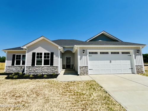 313 Creeks Edge Dr, Pikeville, NC, 27863-7726 | Card Image