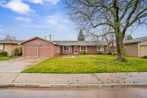 2500 Mira Flores Drive, Turlock, CA, 95380 | Card Image