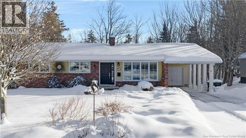 18 Holiday Dr, Rothesay, NB, E2H1E2 | Card Image