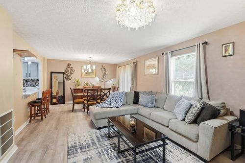 3303c-3303 Joshstock Dr, Columbus, OH, 43232-7461 | Card Image