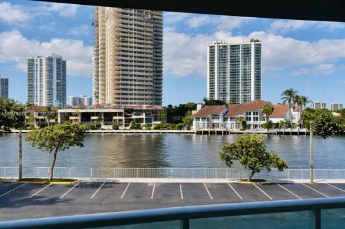 apt-225-19390 Collins Ave, Sunny Isles Beach, FL, 33160-2229 | Card Image