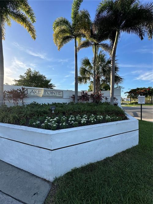 apt-202-214 Lake Pointe Dr, Oakland Park, FL, 33309-3575 | Card Image