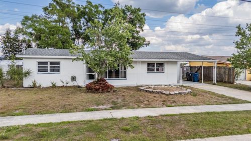 307 Country Club Dr, OLDSMAR, FL, 34677-3901 | Card Image