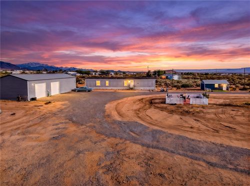 154 S Heber Rd, Golden Valley, AZ, 86413-7713 | Card Image