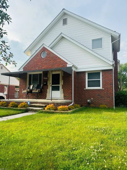 21901 Trombly St, Saint Clair Shores, MI, 48080-1282 | Card Image