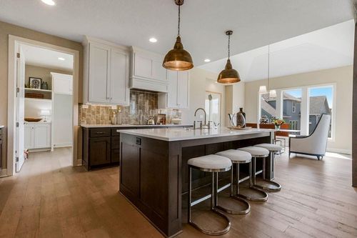 15582 W 168th Pl, Olathe, KS, 66062-8045 | Card Image